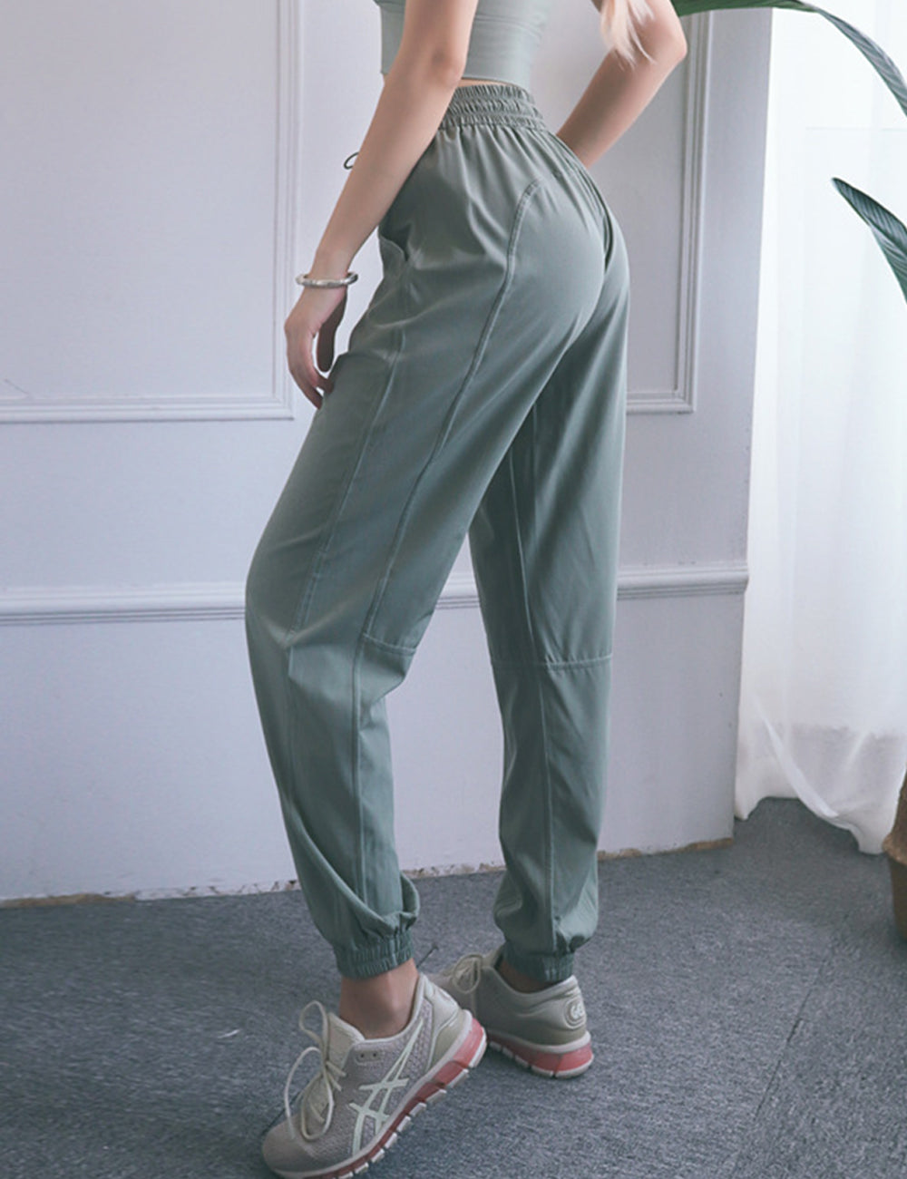 Women's Joggers Pants Lightweight Running Sweatpants with drawstring Athletic trousers for Workout